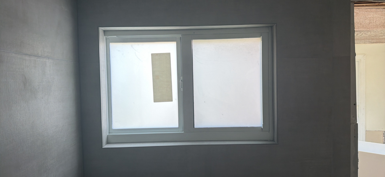 Window — 33" × 22"